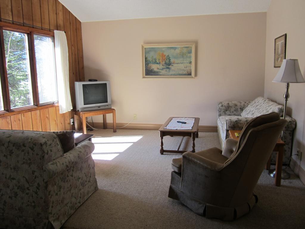 קאנמור The Gateway Inn מראה חיצוני תמונה