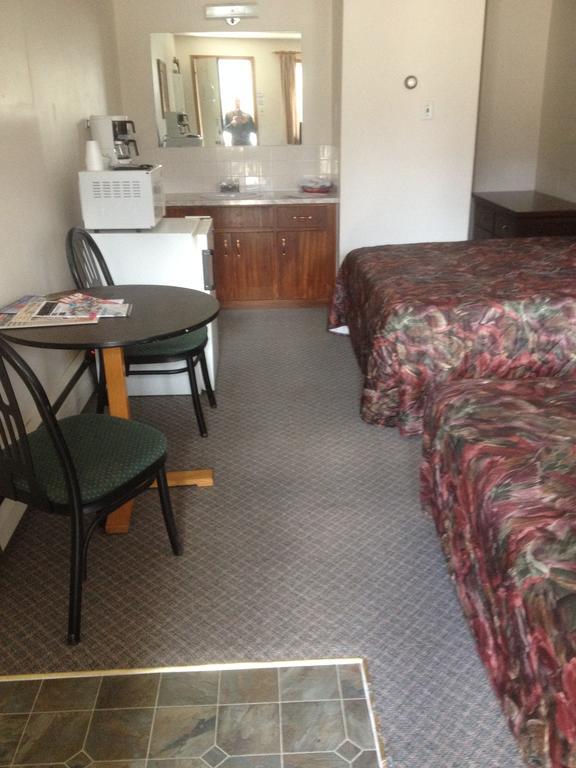 קאנמור The Gateway Inn מראה חיצוני תמונה